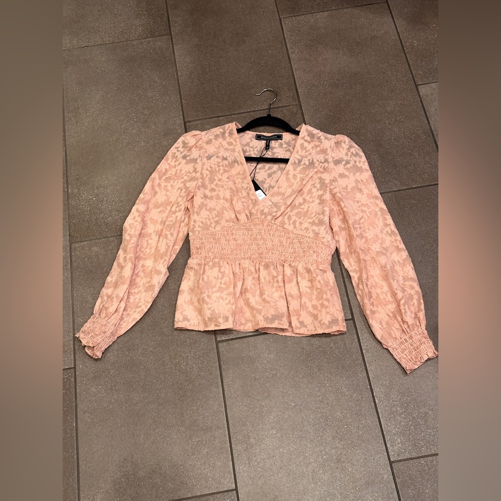 NWT BCBG MaxAzria XS Pink Lace-Textured V-Neck Smocked Peplum Top